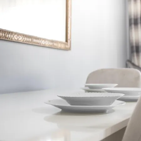 Large And Quiet Family 40 Apartment *